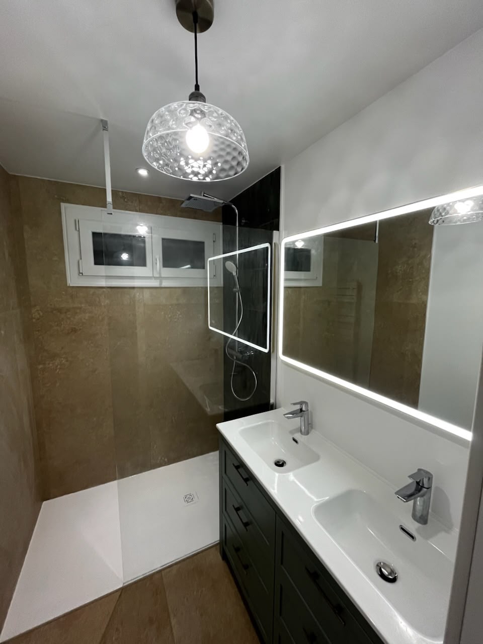 Douche — carrelage effet marbre
